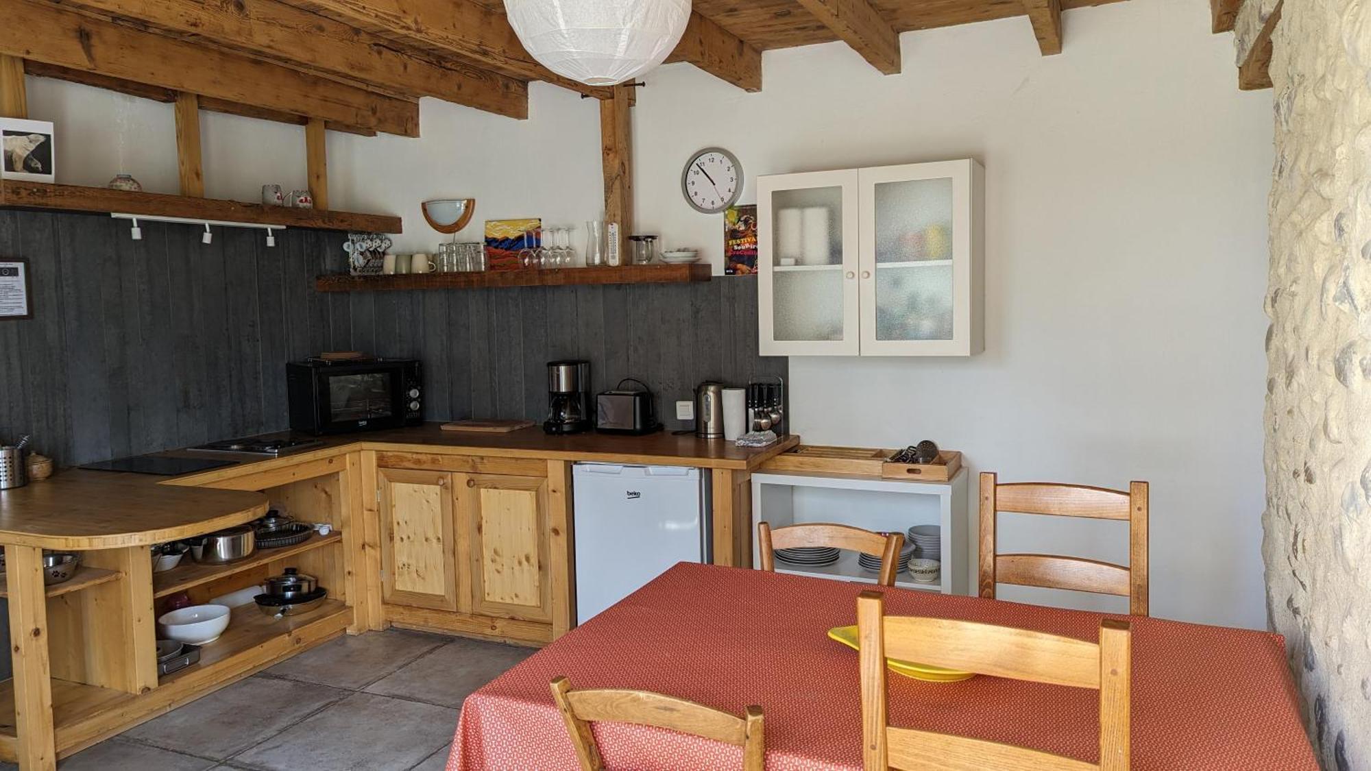 Rez-De-Jardin Independant Dans Ferme Maraichere Bio Avec Grand Jardin Privatif Clos Et Arbore Crest Luaran gambar