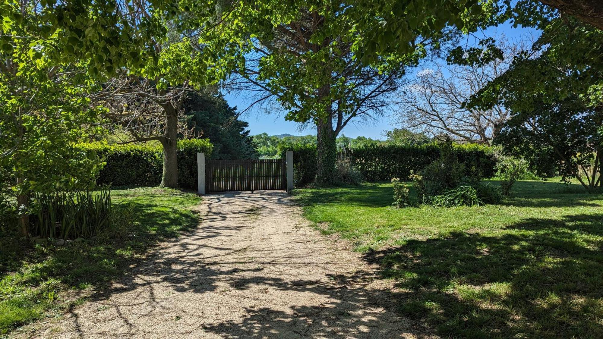 Rez-De-Jardin Independant Dans Ferme Maraichere Bio Avec Grand Jardin Privatif Clos Et Arbore Crest Luaran gambar
